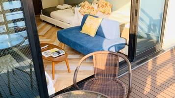 Family room with terrace | Terrace/patio