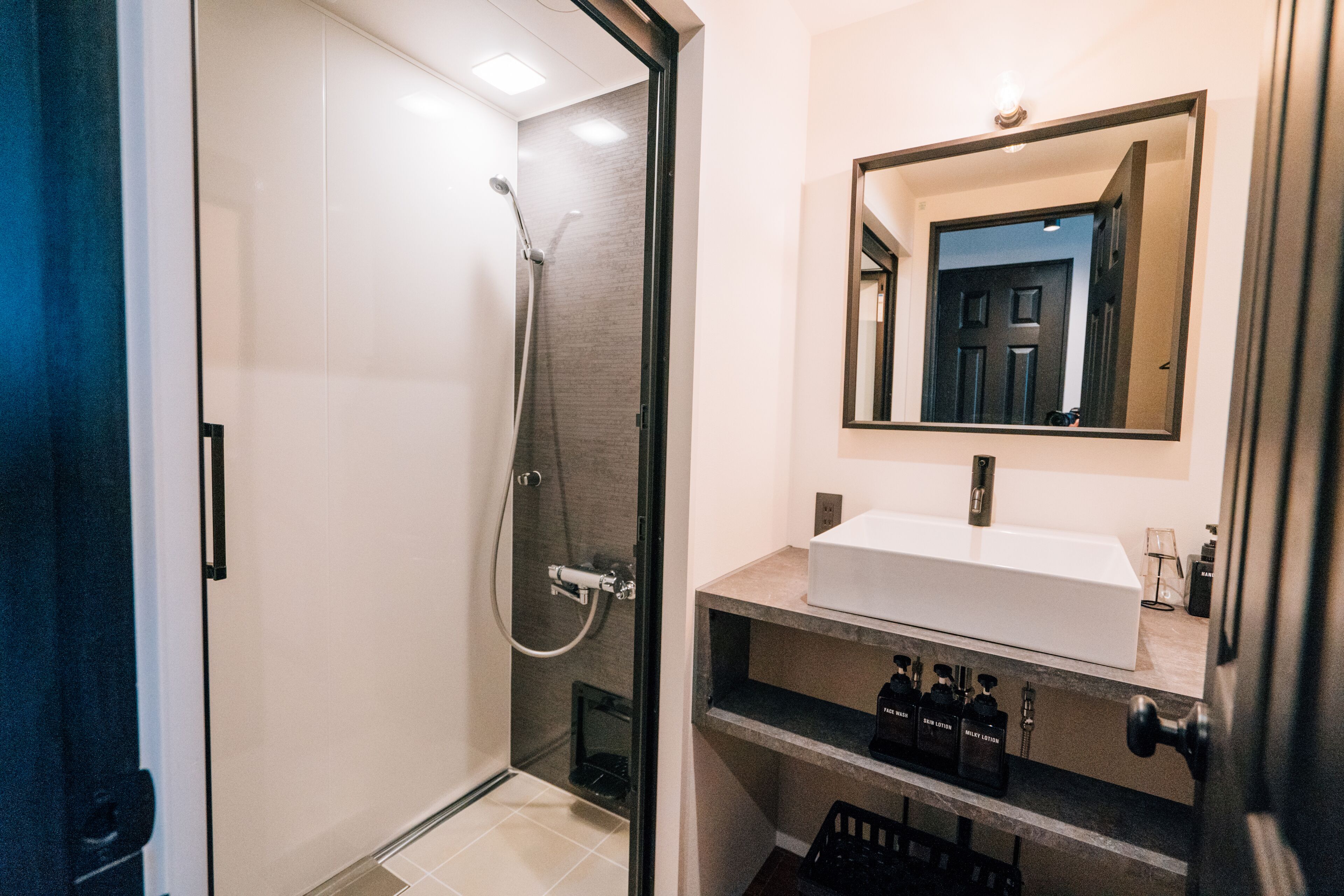 standard double room, 2 double beds, non smoking | bathroom sink