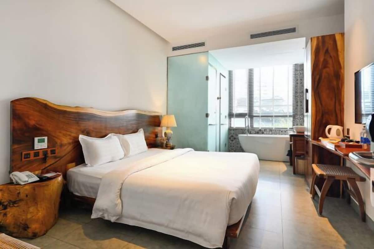 Minibar, in-room safe, desk, blackout drapes