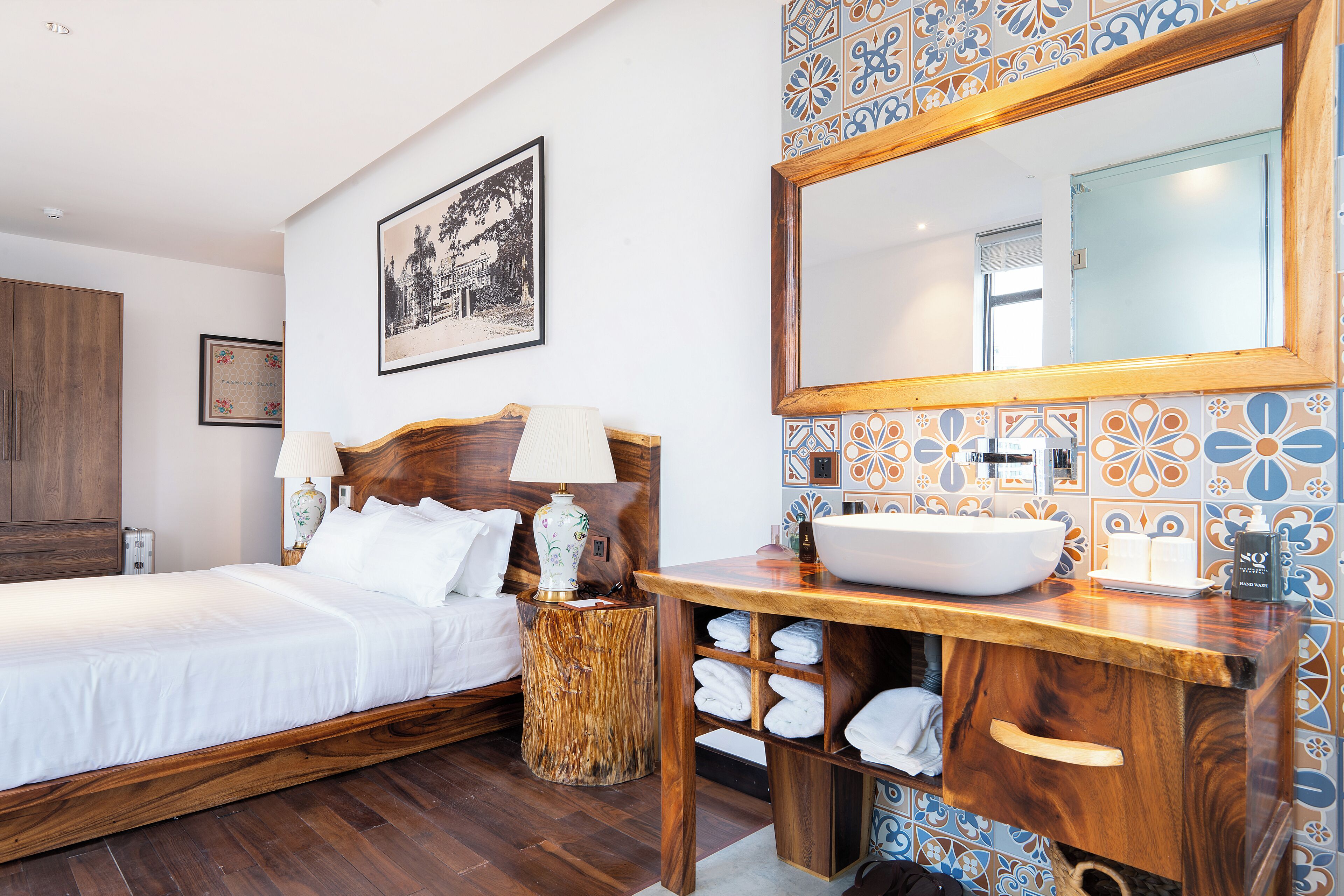 sky double room | city view