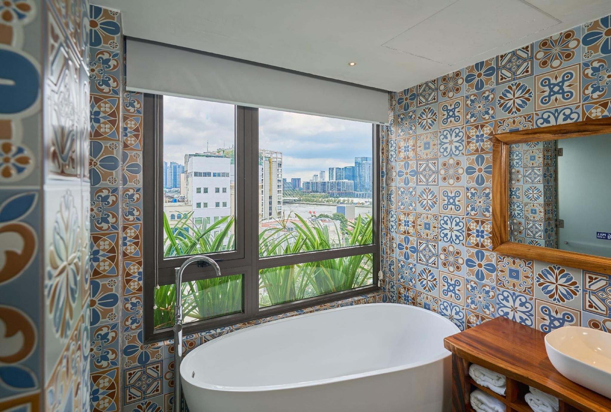 executive river view room | bathroom | free toiletries, hair dryer, slippers, towels