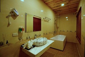 Deluxe Room, 1 King Bed | Free WiFi