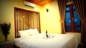 Deluxe Room, 1 King Bed | WiFi (free) - Văn Lâm Homestay - Hostel (Nam Hoa Lu)