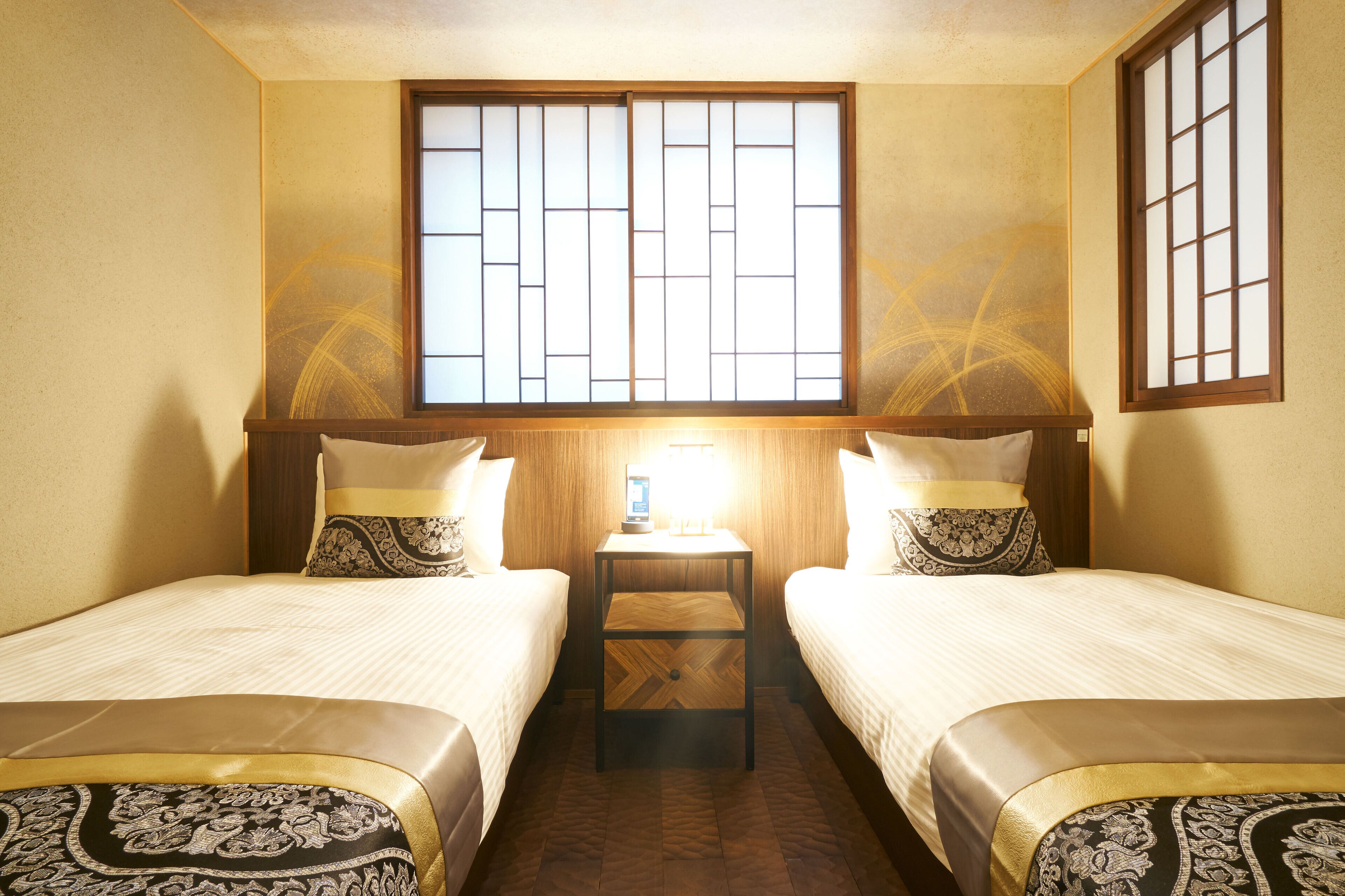 deluxe room, non smoking | 1 bedroom, desk, free wifi, bed sheets