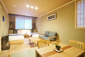 Living area - Private Hotel Kanazawa SHIKI (Kanazawa)