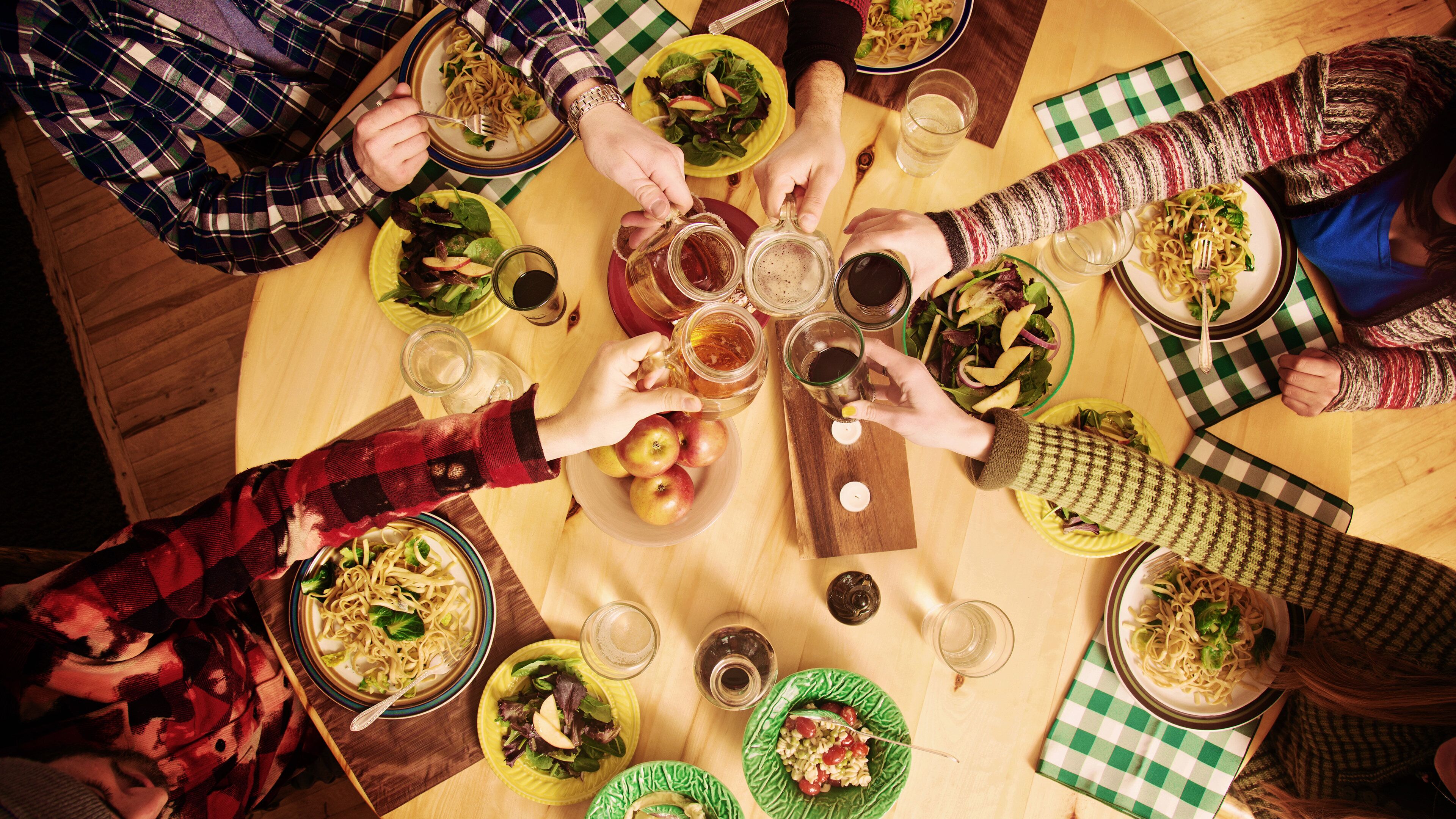 Breakfast and dinner served