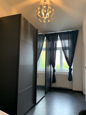 Apartment (Klein) | 1 Schlafzimmer, individuell eingerichtet, Verdunkelungsvorhänge