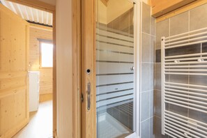 Sauna - New charming chalet, 15 to 16 people with panoramic terrace facing south (Montgenèvre)
