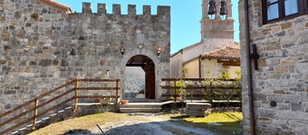 Castello di Ahrensperg