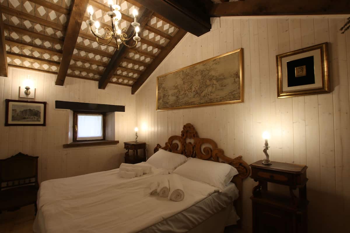 Golden Spur Cottage | 1 quarto, roupas de cama de algodão egípcio, roupas de cama premium