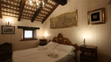 Golden Spur Cottage | 1 bedroom, Egyptian cotton sheets, premium bedding, down comforters