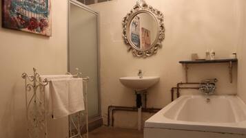 Familienzimmer | Badezimmer