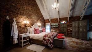 Unclassified image, 5 of 25, button - Crystal Barn Country Estate (Fort Nottingham)