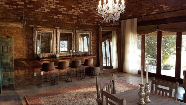 Unclassified image, 1 of 25, button - Crystal Barn Country Estate (Fort Nottingham)