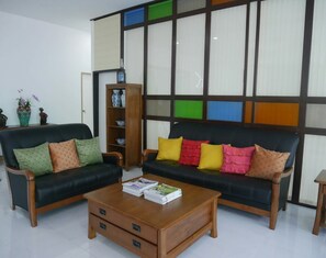 Flat-screen TV - Nine Smiths Hotel Chiang Mai (Chiang Mai)