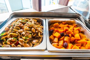 Free daily buffet breakfast