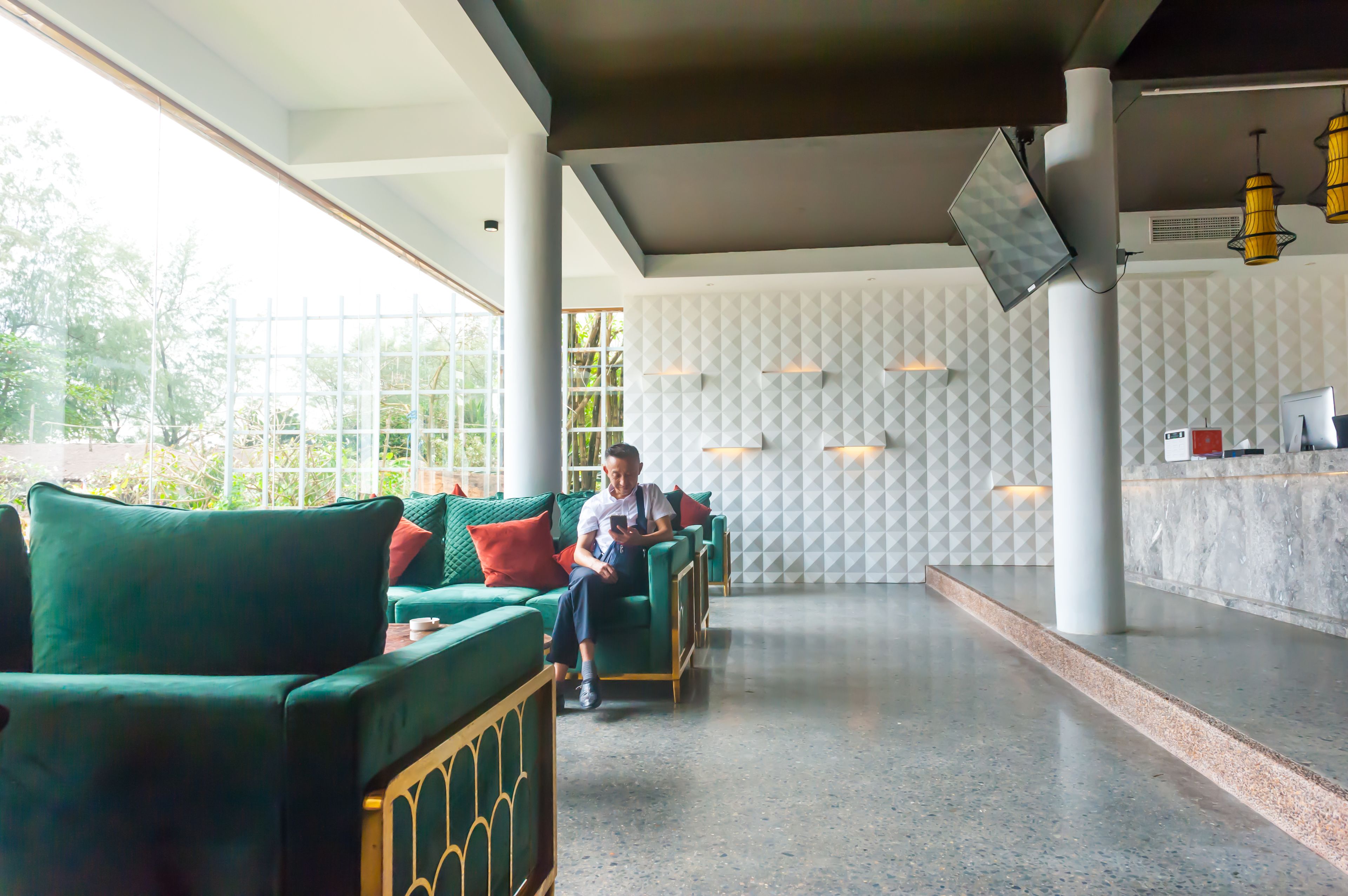 Área de estar no saguão