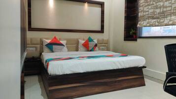Elite Room | Desk, iron/ironing board, free WiFi, bed sheets