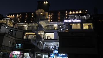 Façade de l’hébergement - soirée/nuit