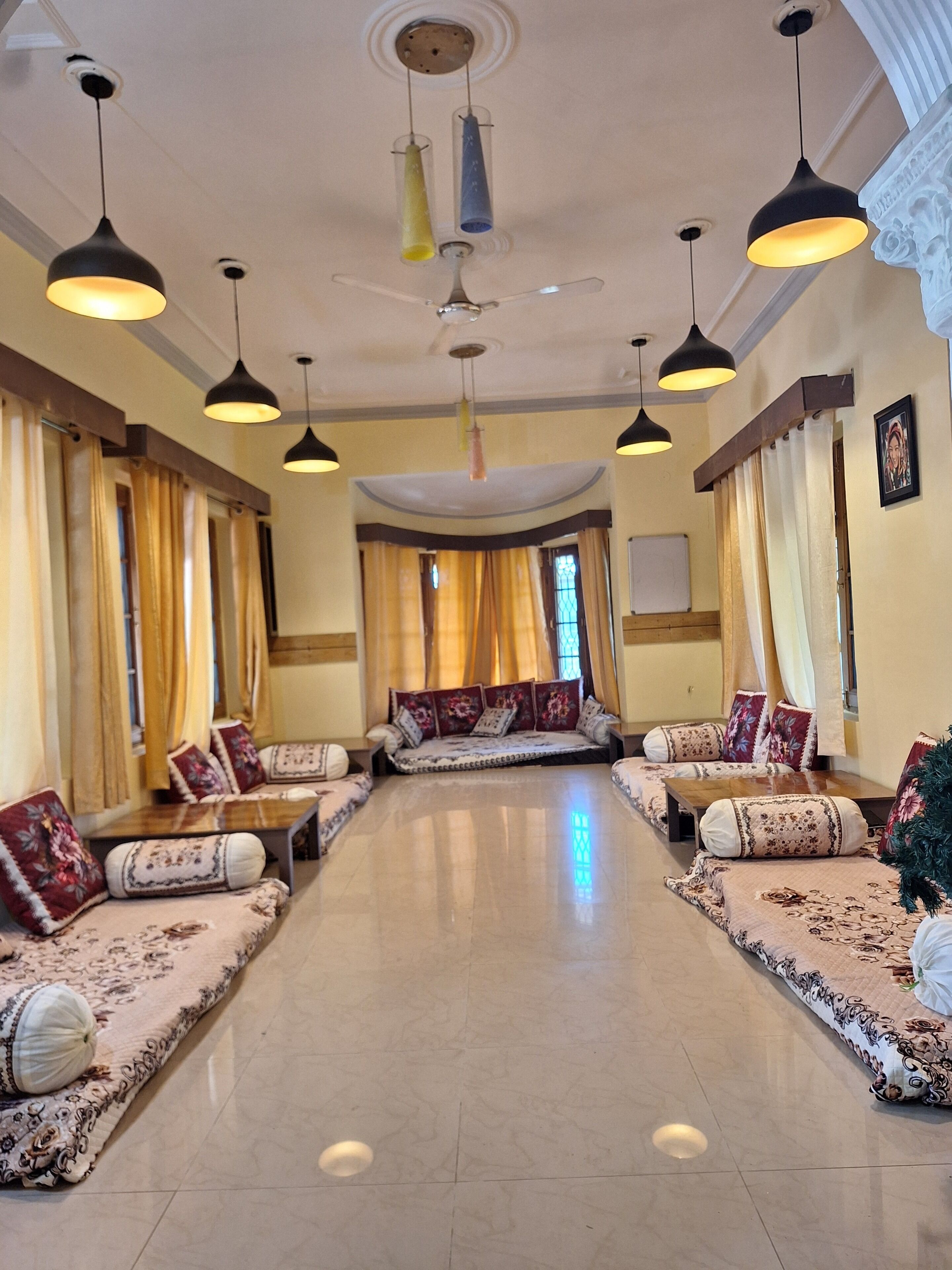 المنشأة من الداخل