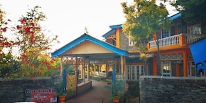 숙박 시설 정면