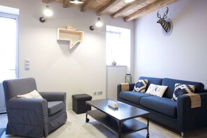 TV - quito - château de laforest (Thizy-les-Bourgs)