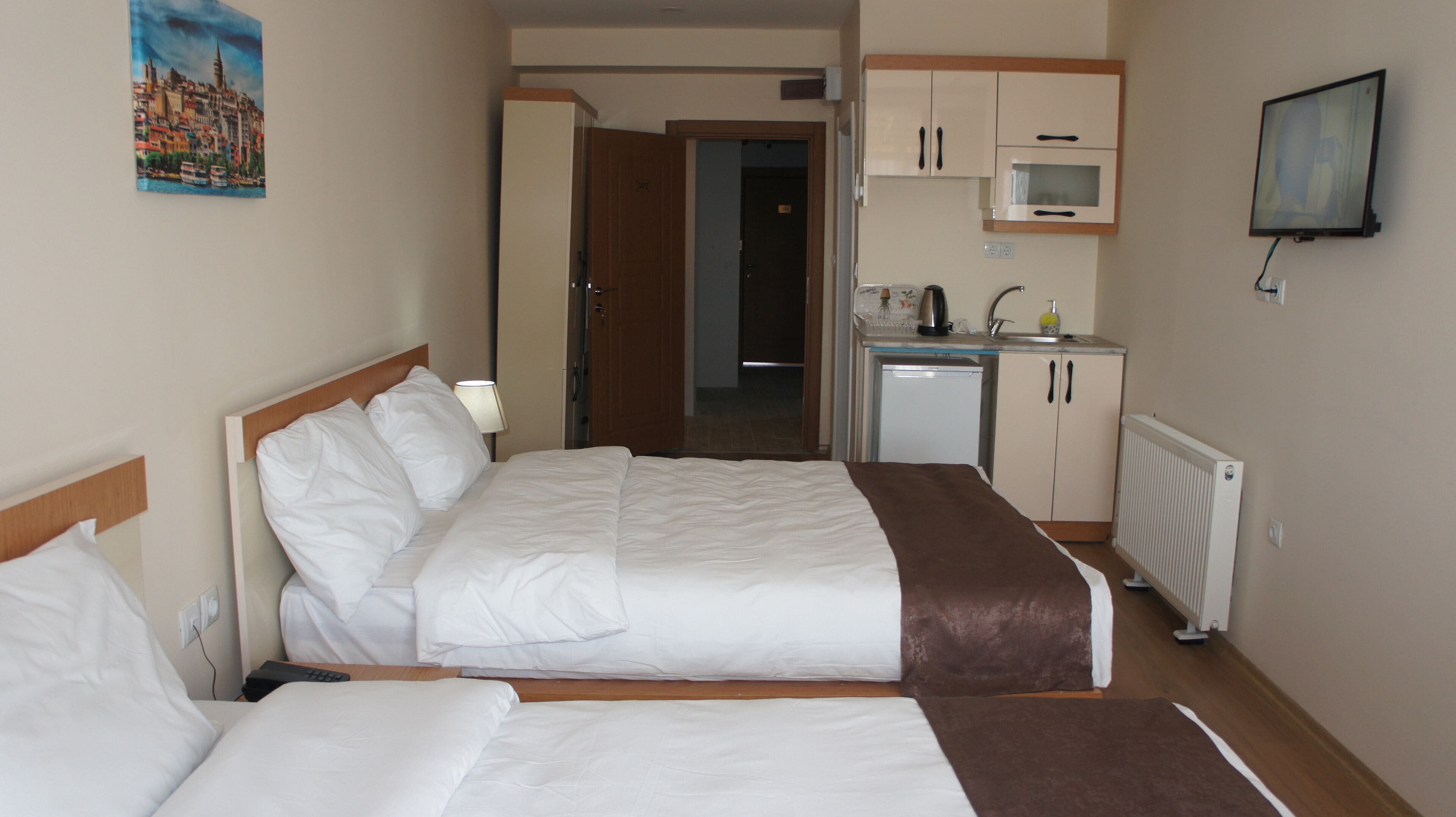 Hypo-allergenic bedding, minibar, in-room safe, desk