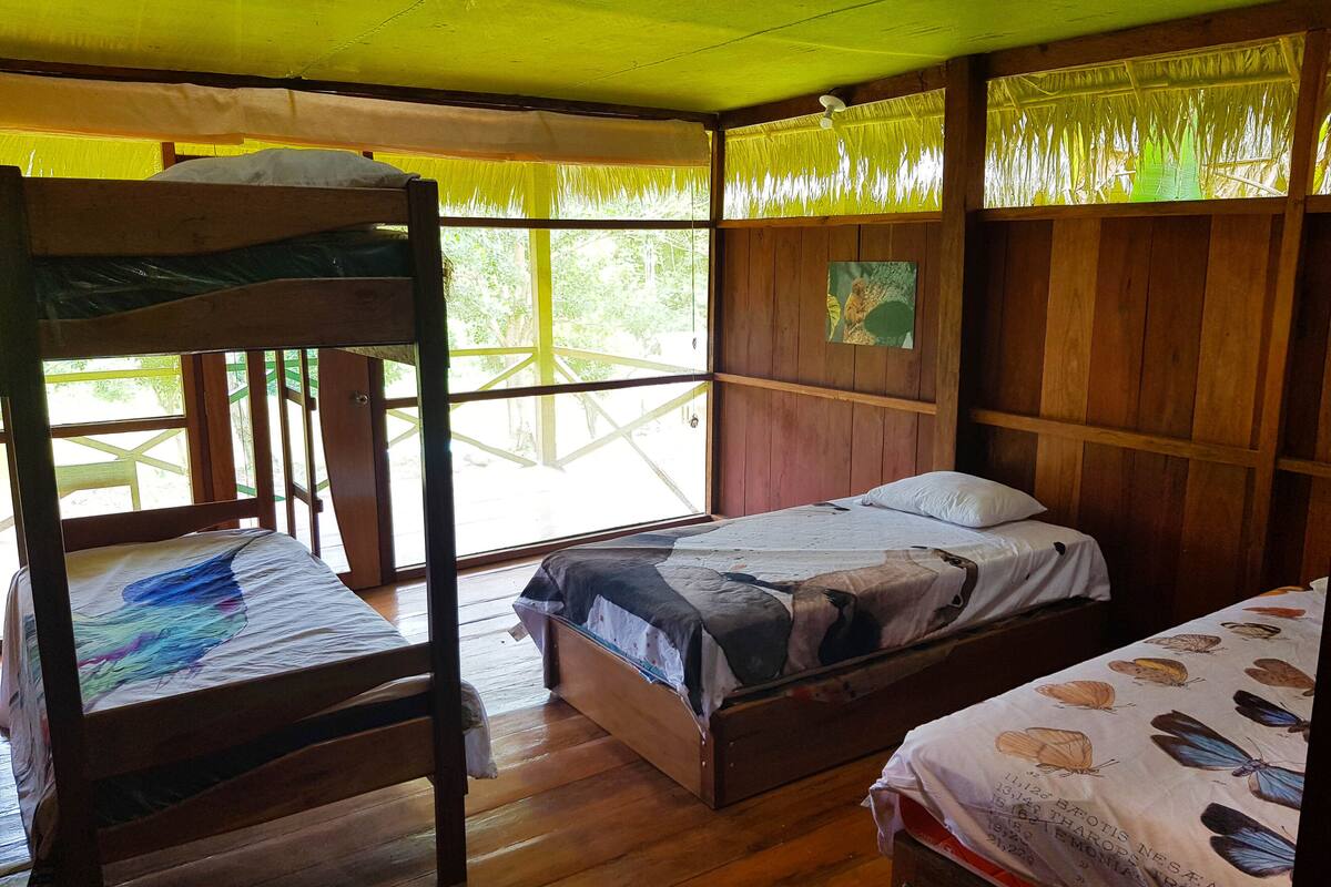 Phòng 4 | Chăn bông, nệm Select Comfort, bộ trải giường