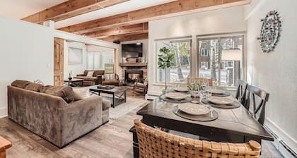 The Lift B8 3 Bedroom Condo by RedAwning