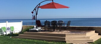 Lakeside home with a view of Cedar Point - 4 Bedrooms 2 full Baths