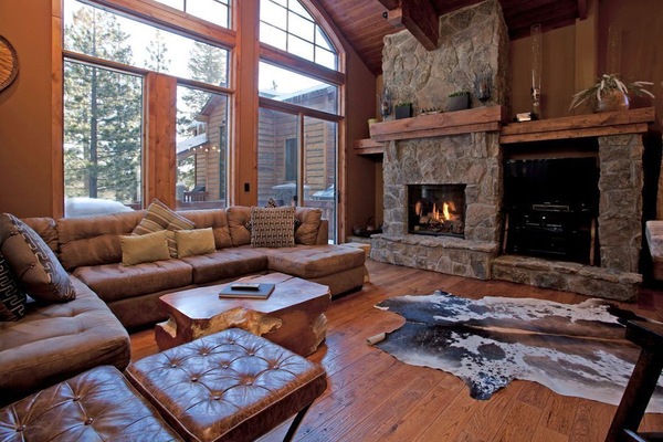 Smart TV, fireplace, DVD player, books