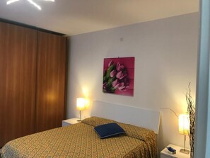 3 habitaciones, tabla de planchar con plancha y wifi