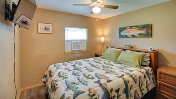 2 bedrooms, iron/ironing board, Internet, bed sheets