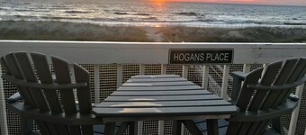 Hogan's Place Oceanfront Offers Spectacular View and Completely Renovated Unit