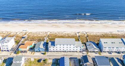 Hogan's Place Oceanfront Offers Spectacular View and Completely Renovated Unit