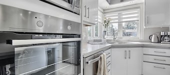 Short or Long term stay in Toronto home with family and friends 7 bdr. 6 bath