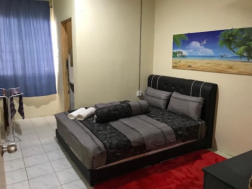 NUR HOMESTAY SERENDAH RM150