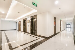 Interior entrance - Riverside Residence - Saigon Royal (Ho Chi Minh City)