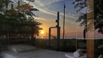 4 Bed Mix Shared Dorm | Pemandangan pantai/laut