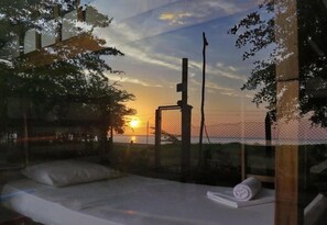 4 Bed Mix Shared Dorm | Pemandangan pantai/laut