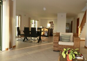TV, DVD player, books, stereo - 3 bedroom villa and pool, Jardim do Mar, breathtaking view  (Jardim do Mar)