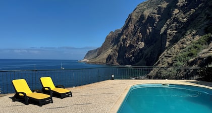 Villa 3 chambres et piscine, Jardim do Mar, vue imprenable