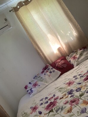 Apartamento familiar, 2 habitaciones | 2 dormitorios, decoración individual, mobiliario individual y escritorio