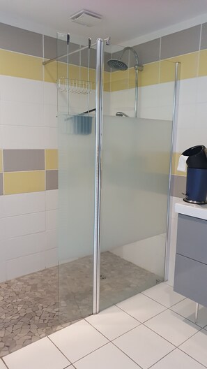 Douche, papier toilette