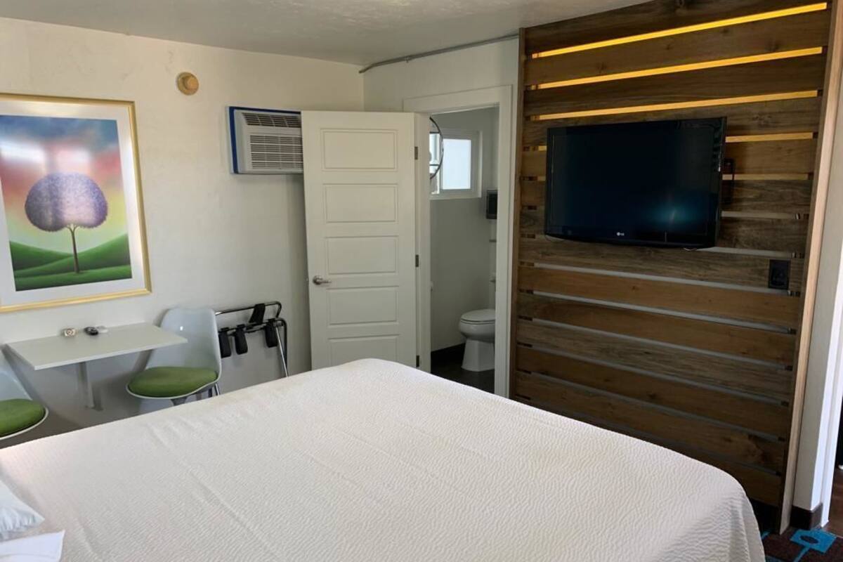 Soundproofing, iron/ironing board, free WiFi, bed sheets