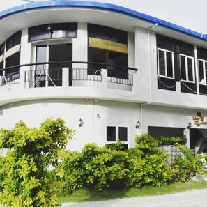 Front of property - Infinity Dhiffushi (Dhiffushi)