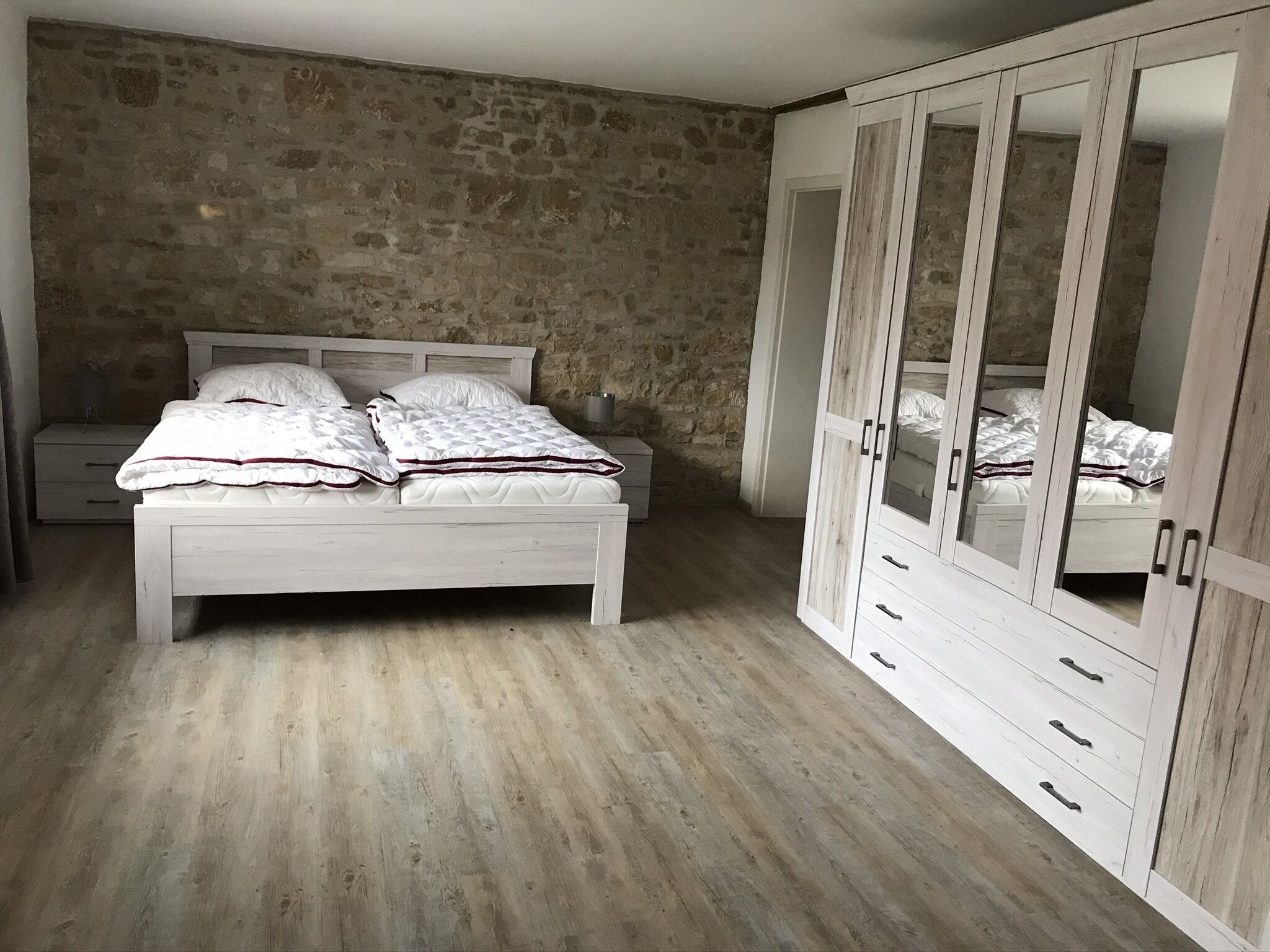 5 室のベッドルーム、WiFi