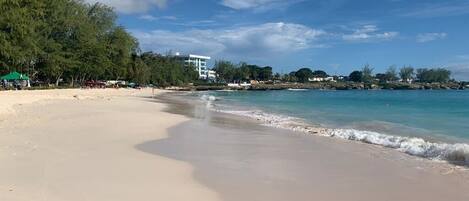 Solsenger og strandhåndklær