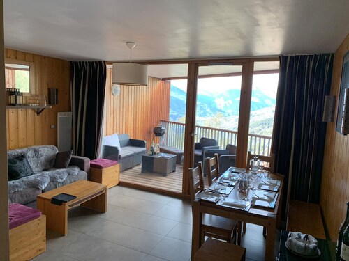 Montchavin Superbe appartement de ski moderne 47M / 2 Vues à couper le souffle pour 6 personnes