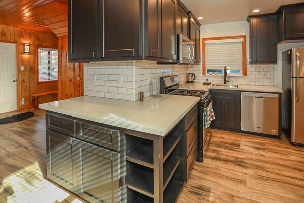 House, 3 Bedrooms | Private kitchen - Beary Fun Escape-1445 by Big Bear Vacations (Big Bear Lake)